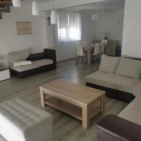 Casa de Férias Zuta Kuca *