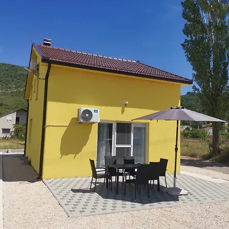 Zuta Kuca Holiday home *