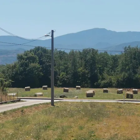Casa de Férias Zuta Kuca Grude